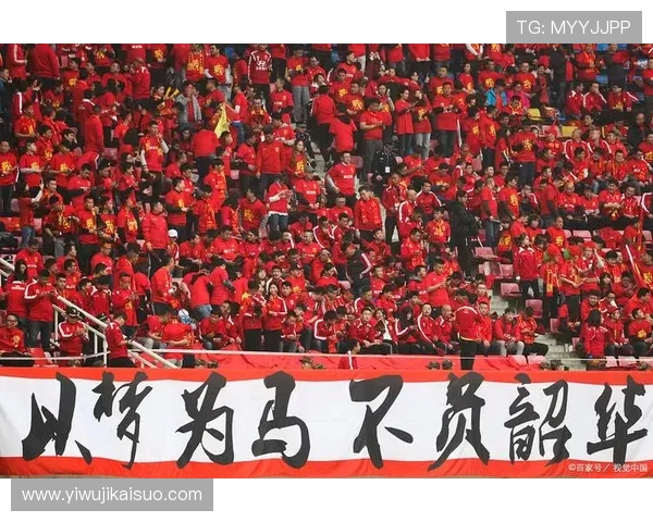 南京足球队战术变革引发热议球迷期待新赛季的精彩表现与突破