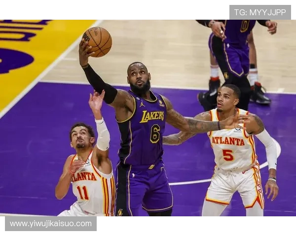 2018年NBA精彩对决老鹰队与湖人队的激烈比赛回顾与分析